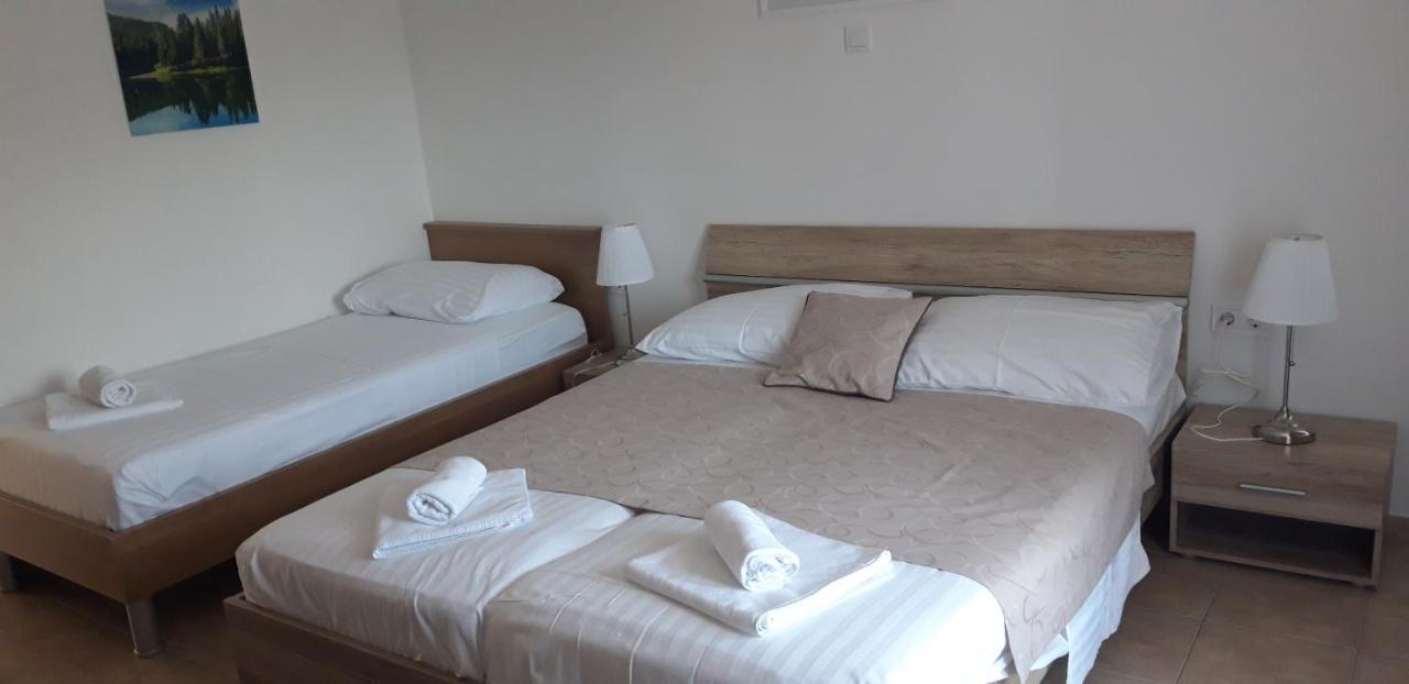 Hotel Albamaris Biograd Na Moru Exterior photo